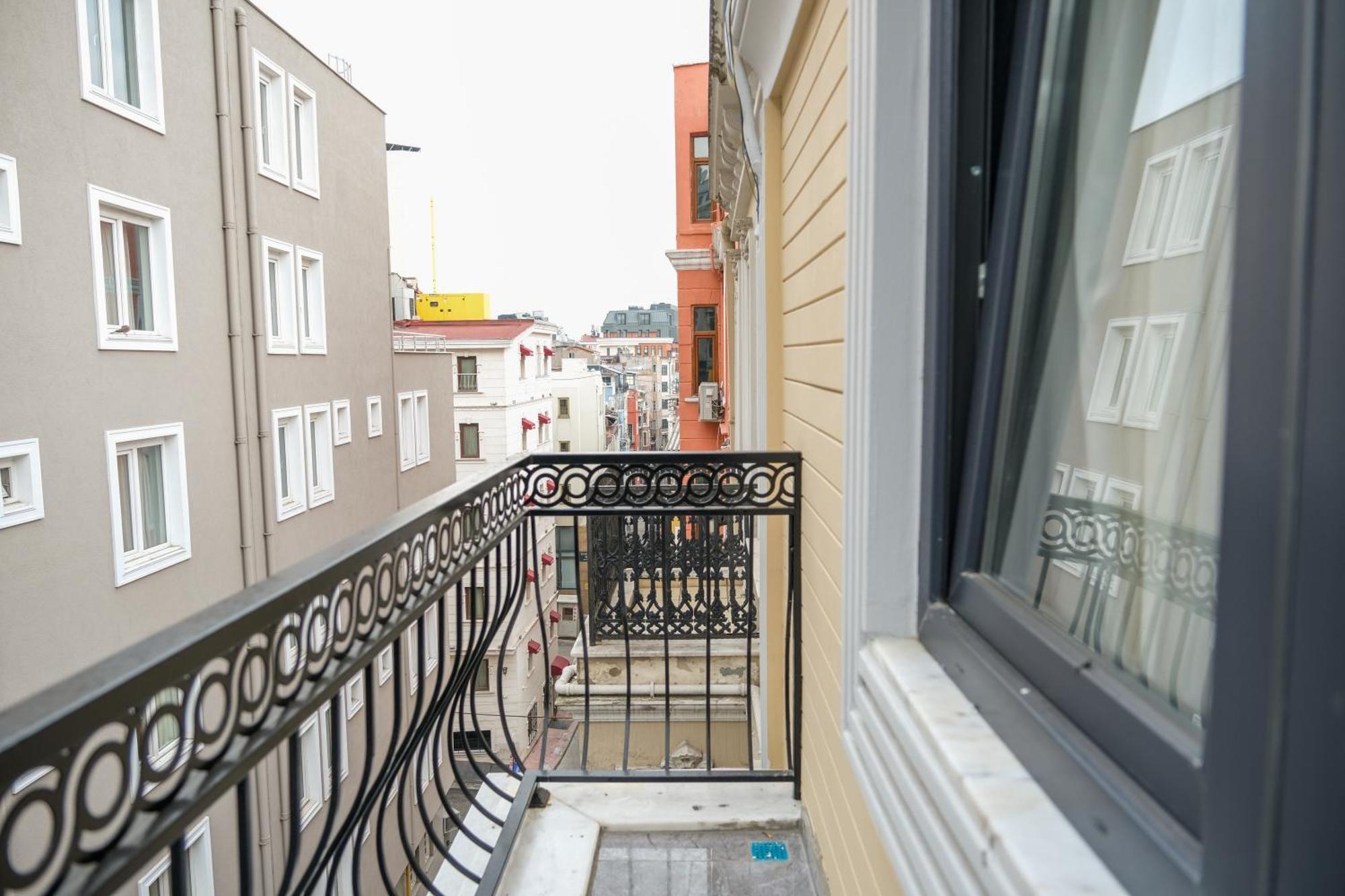 Yellow Mansion Istanbul
